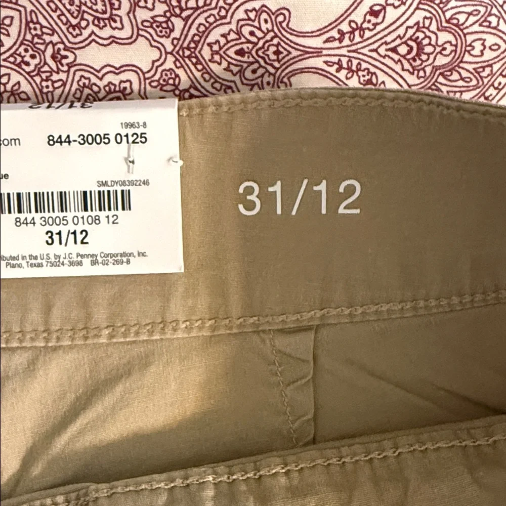 Anna Khaki Women's Cargo Shorts - Picture 3 of 4